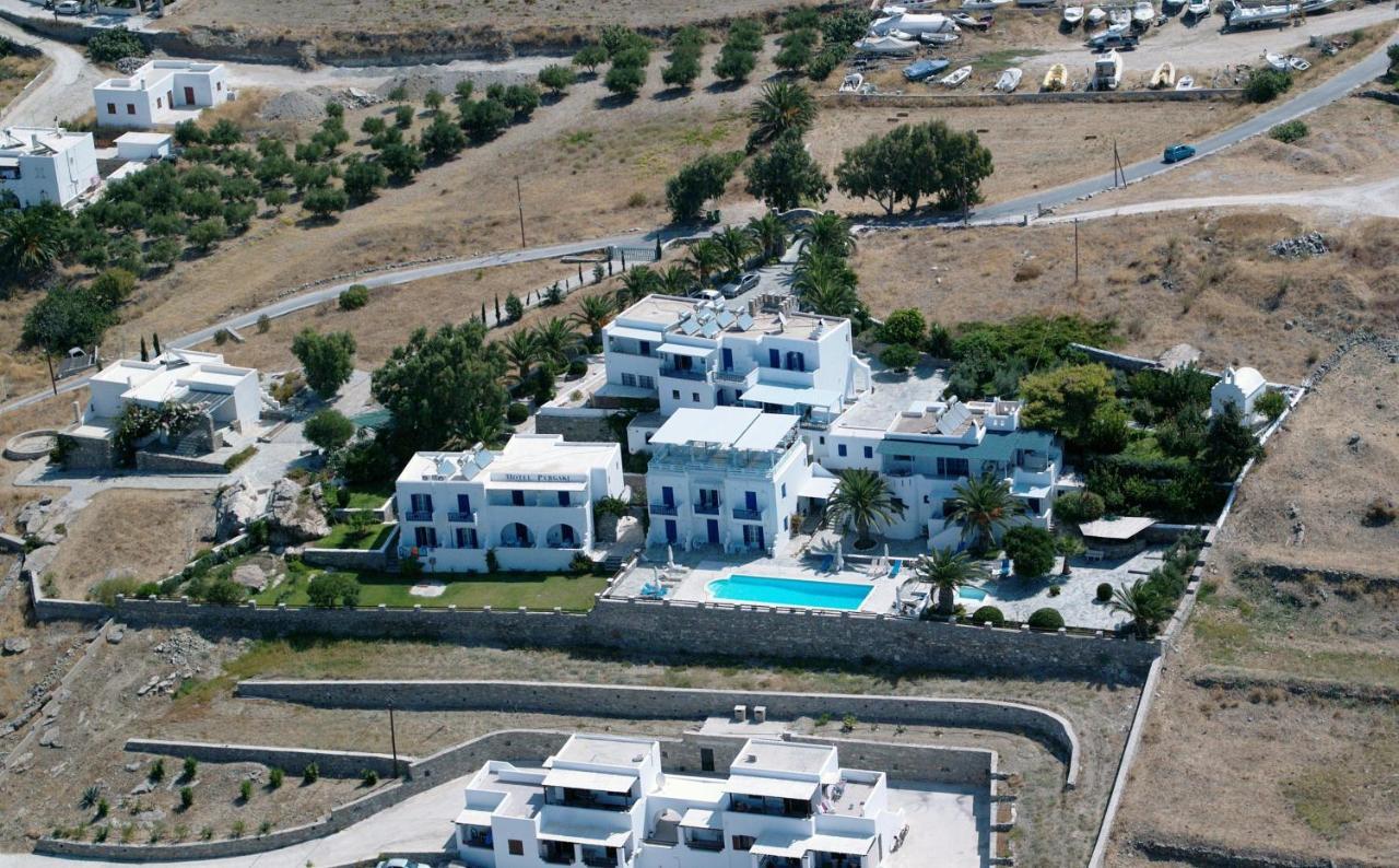Pyrgaki Paro